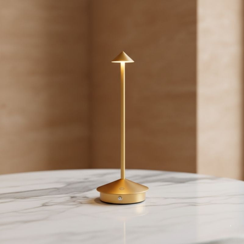 Luminária de Mesa em Led Recarregável Dourada Modelo Vellum