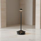 Luminária de Mesa em Led Recarregável Preta Modelo Vellum